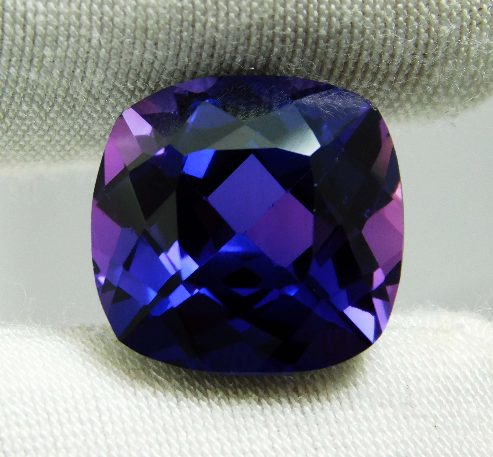 Natural Purple Blue Tanzanite 8.85 Ct AAA Cushion Cut Certified Faceted Gems