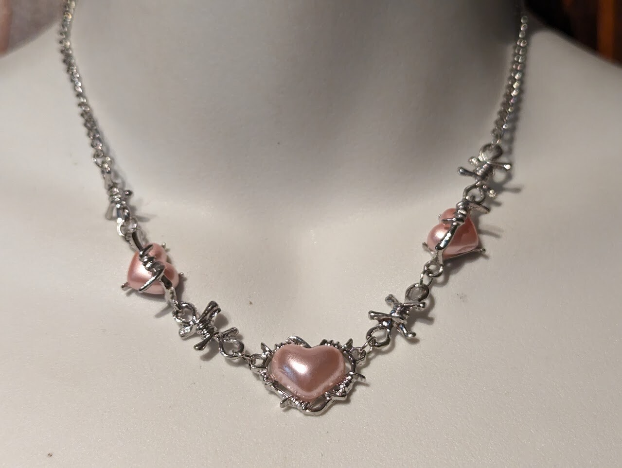 BARBED WIRE & PINK HEARTS CHOKER NECKLACE 90s y2k retro emo grunge goth punk R6