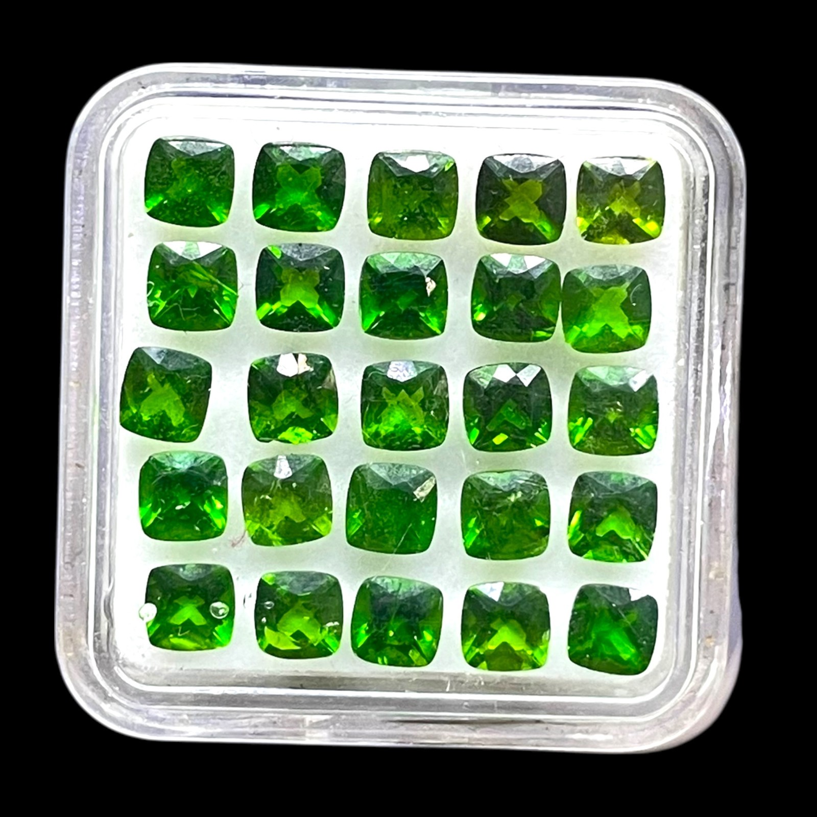25 Pcs Natural Chrome Diopside 4x4mm Cushion Cut Vivid Green Loose Gemstones Lot