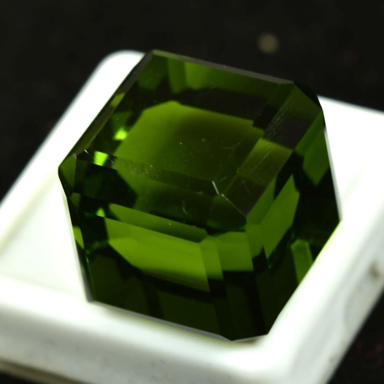 Green Emerald 100 Ct Colombian Huge Cube Cut Natural Certified Loose Gemstone