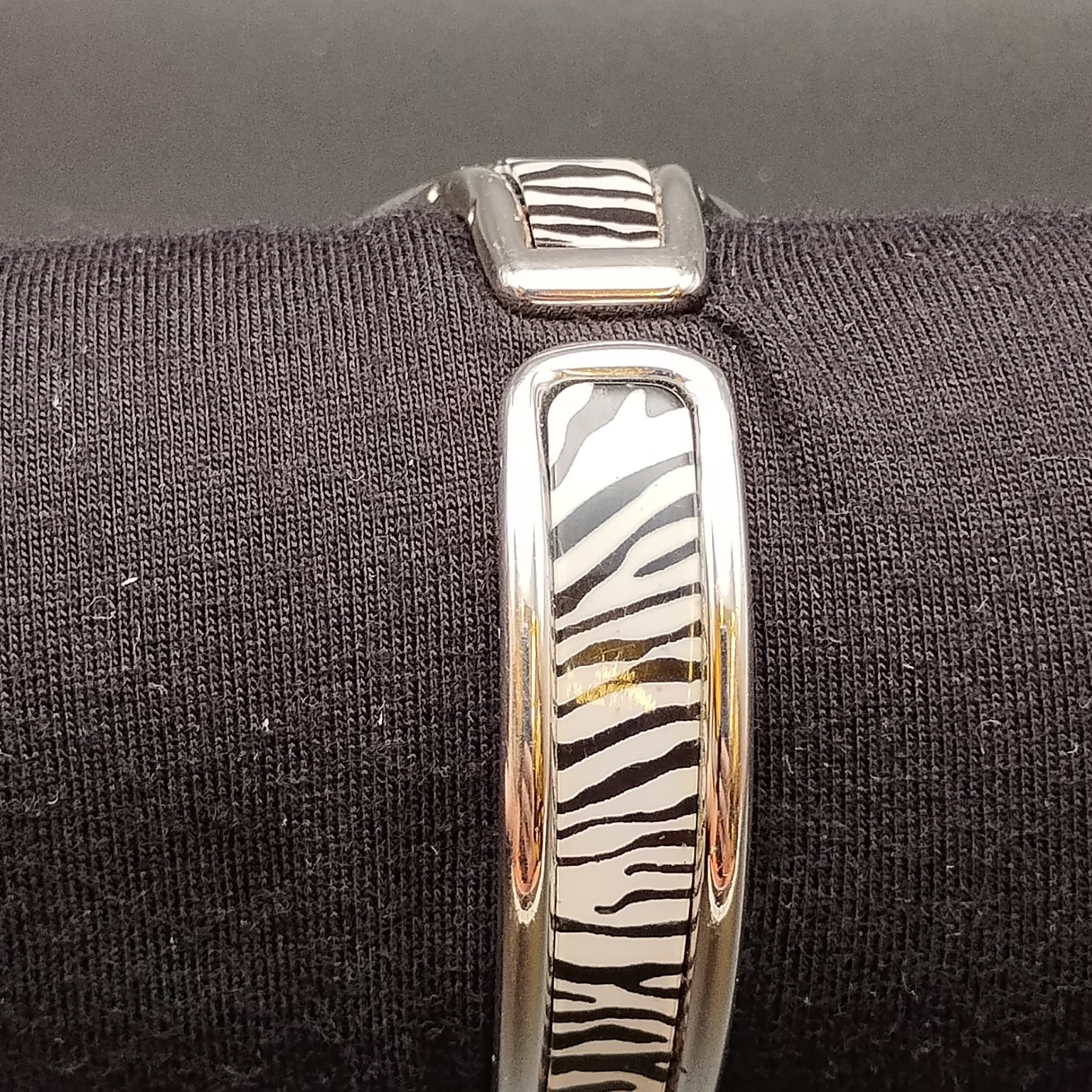 NARMI SKU4009 Wristwatch Silver-Tone Zebra Print Bangle Japan Movt