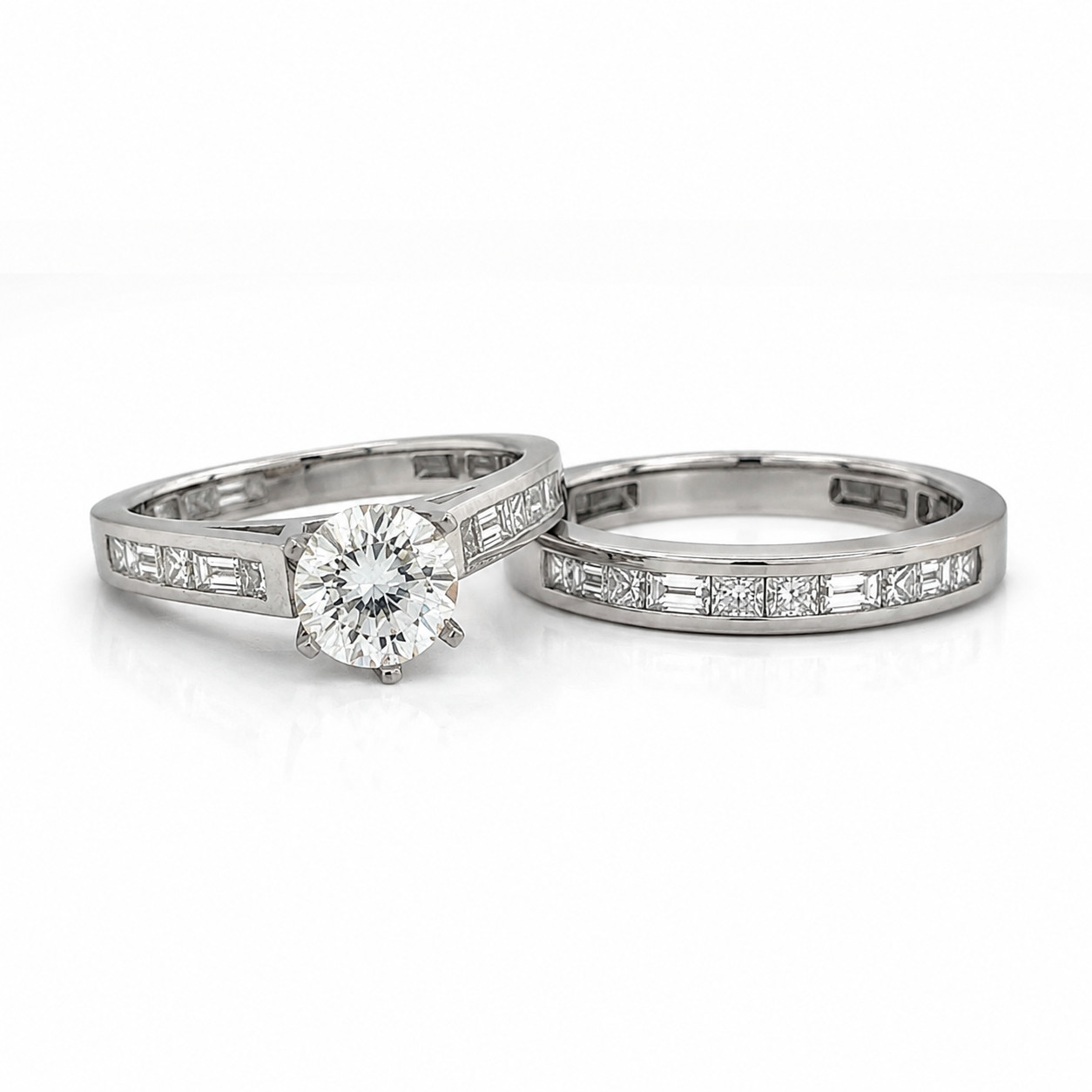 Natural Diamond 1.55 Carat G Color VS Clarity Vintage Platinum Ring