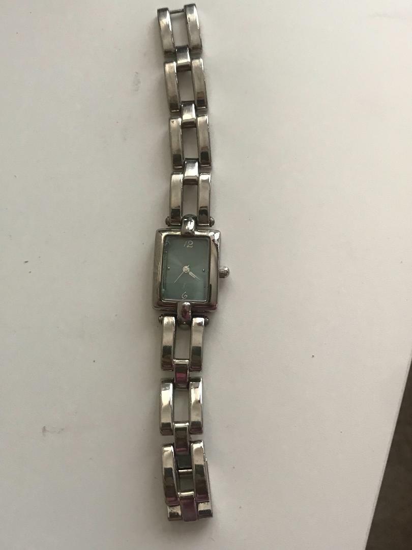 Women’s Delicate Stainless Steel FOSSIL ES 8956 Watch, NEW BATTERY