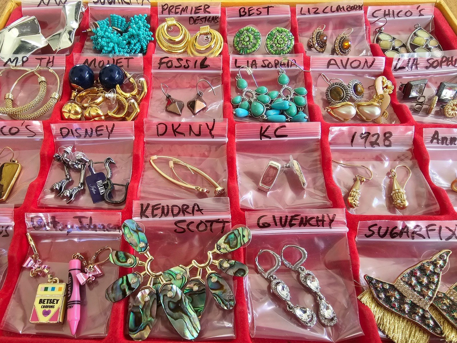 ALL SIGNED 32 Pair Earring lot Kendra Scott, Givenchy LCI AK, DKNY, Monet 1928+