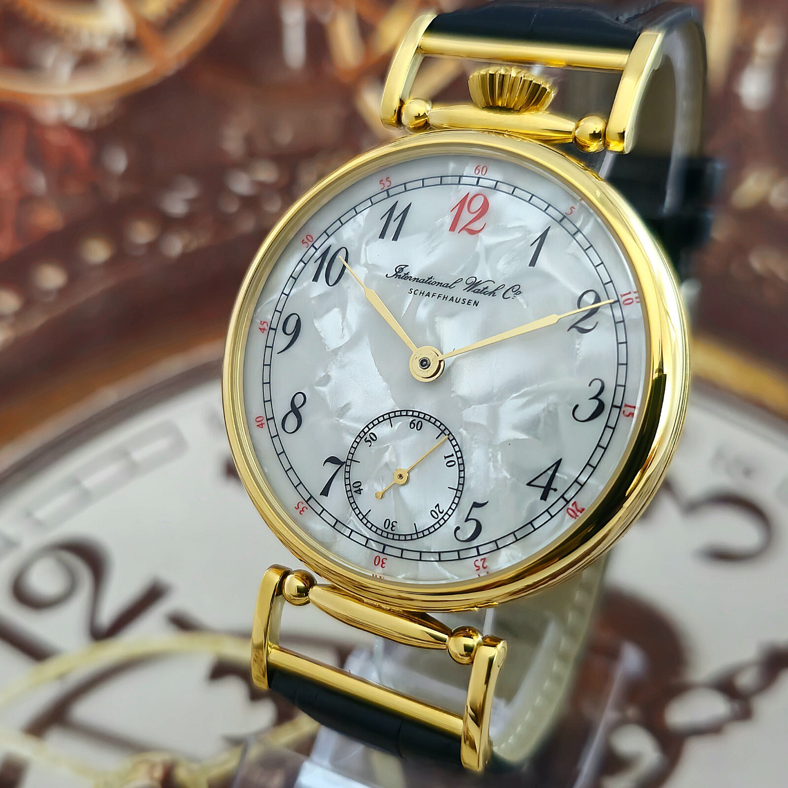 Vintage Watch USSR MARRIAGE 3602 Rare Dial Mens mechanism MOLNIJA 18 Jewels Gold