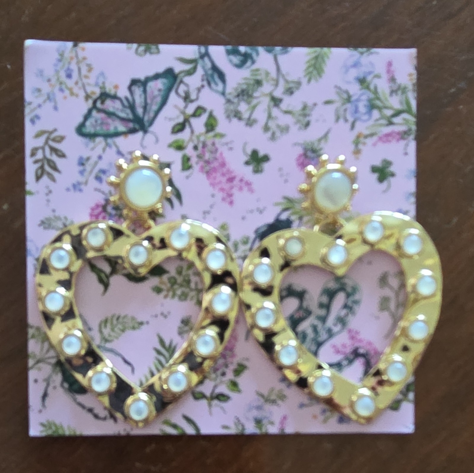 Jane Win Gold Tone Heart Dangle Earrings, Simulated White Imitation Pearls