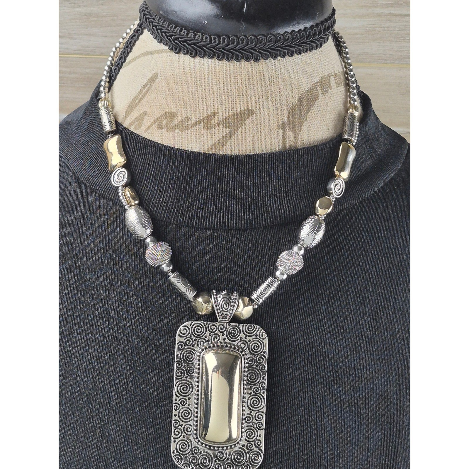 Chico’s Pendant Necklace Women OS Silver Gold Excellent Mixed Metal Chunky Swirl