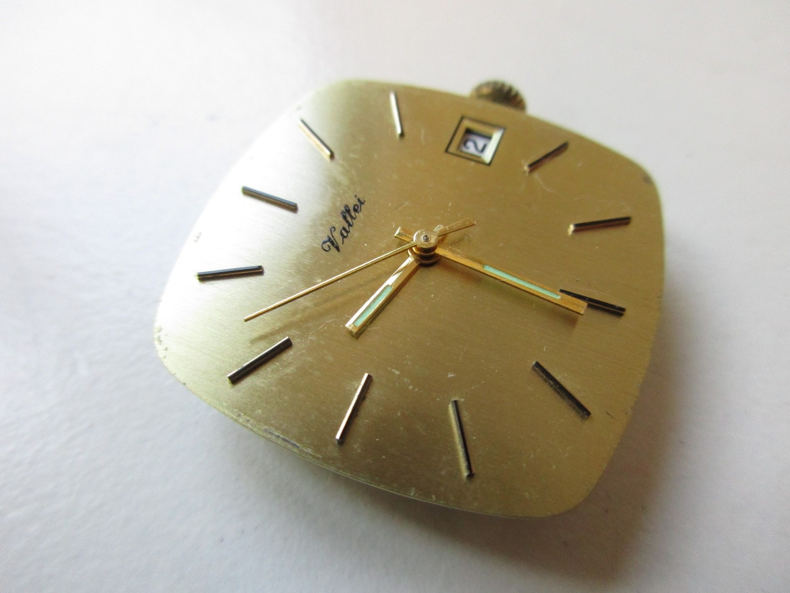 ETA cal. 2783 Swiss watch movement – Vallei dial – date at 3 – running