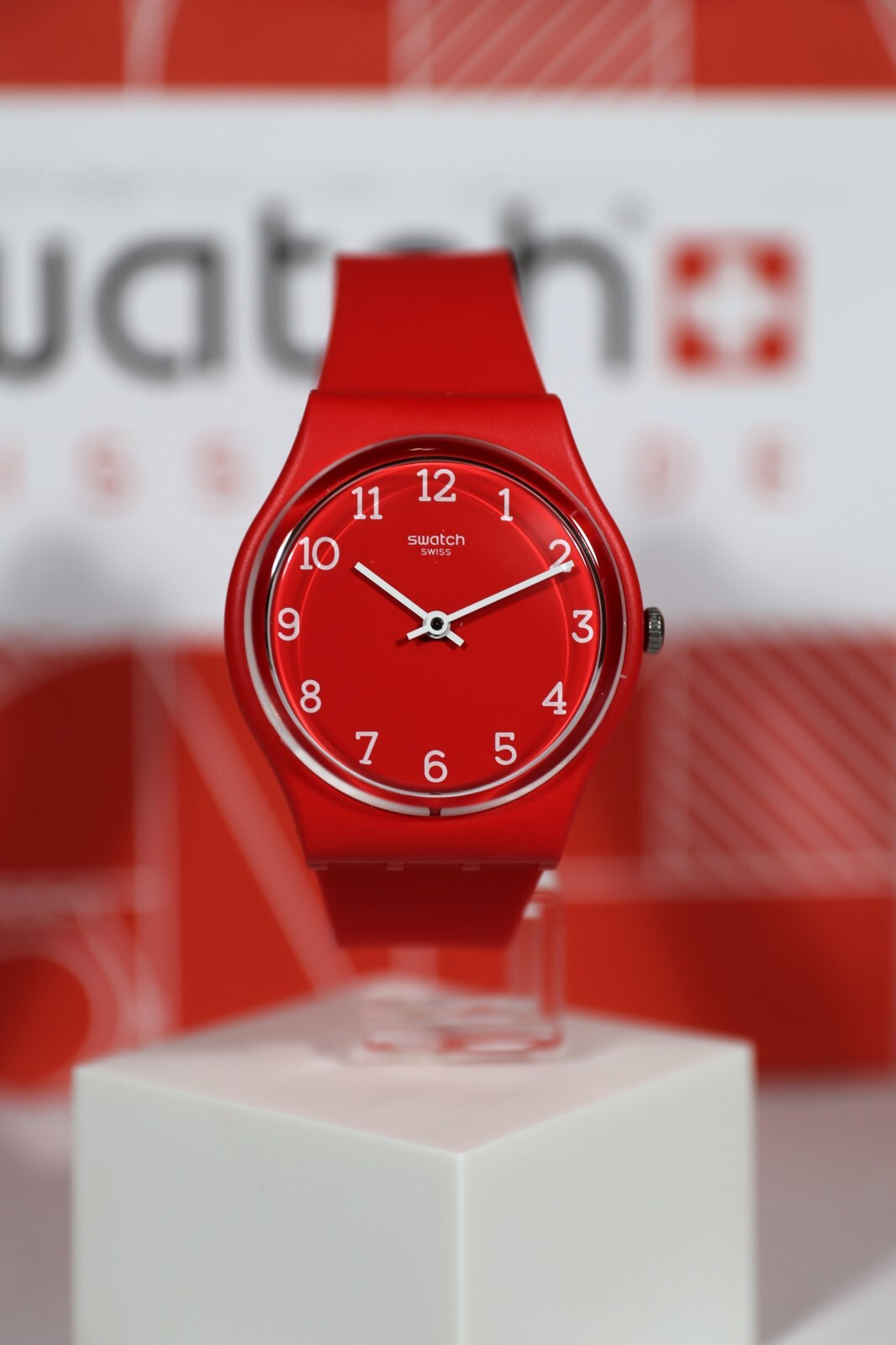 New Rare Limited Swiss Made Swatch SUNETTY GR175 Red Silicone Matte Strap 34mm