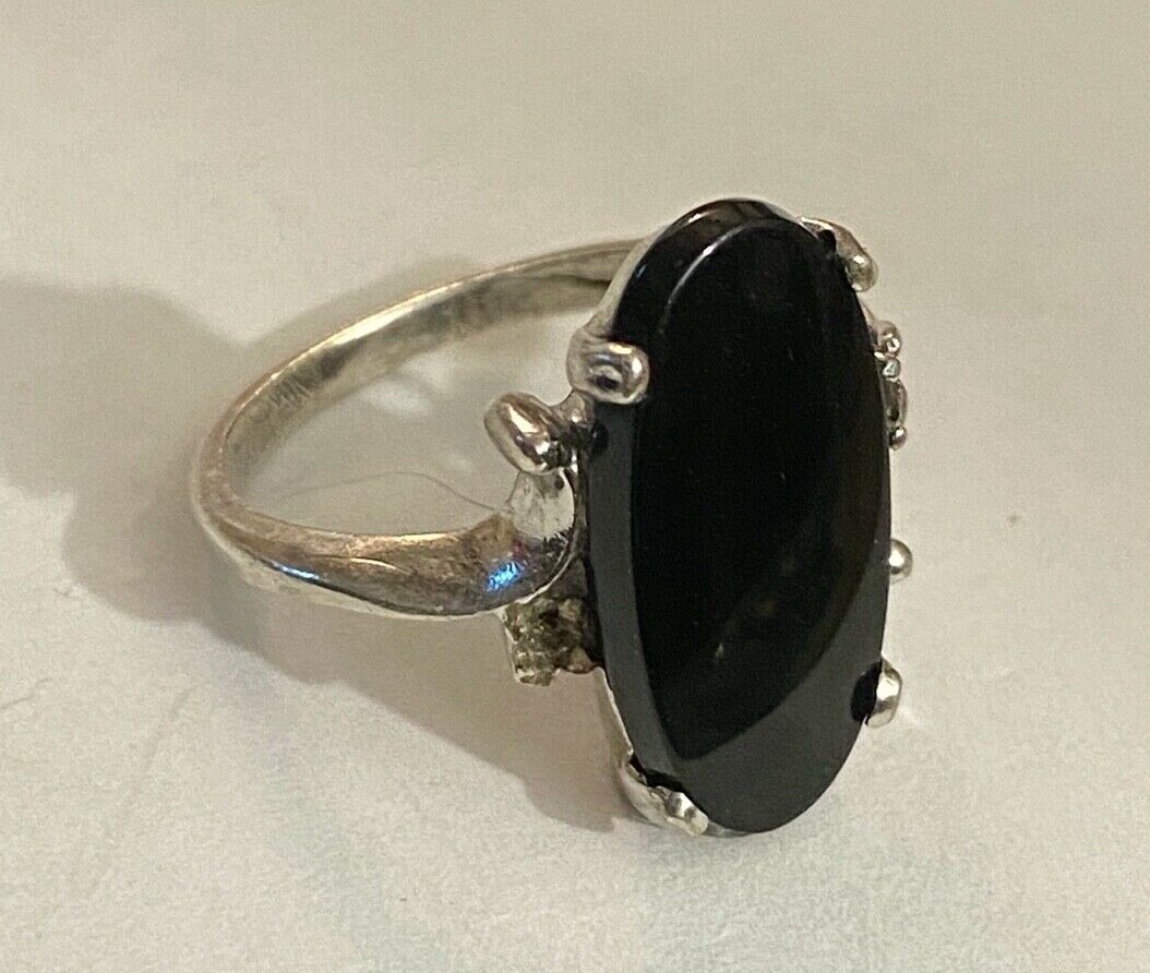 Vintage 925 Sterling Silver Onyx Ring Size 7.75