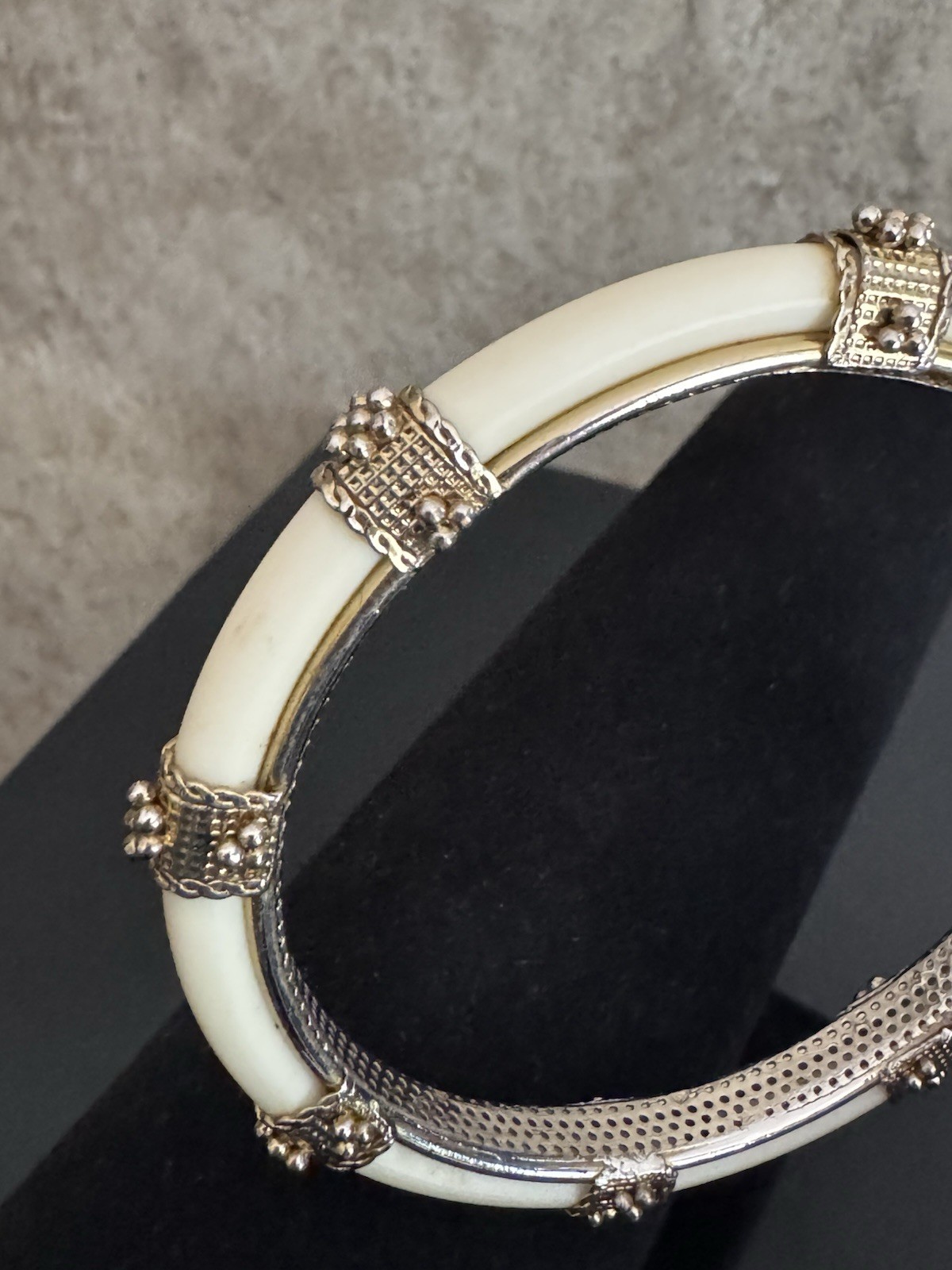 Gold Tone Black Cream Enamel Hinged Bangle Bracelet Lot Size 8 Missing Stones
