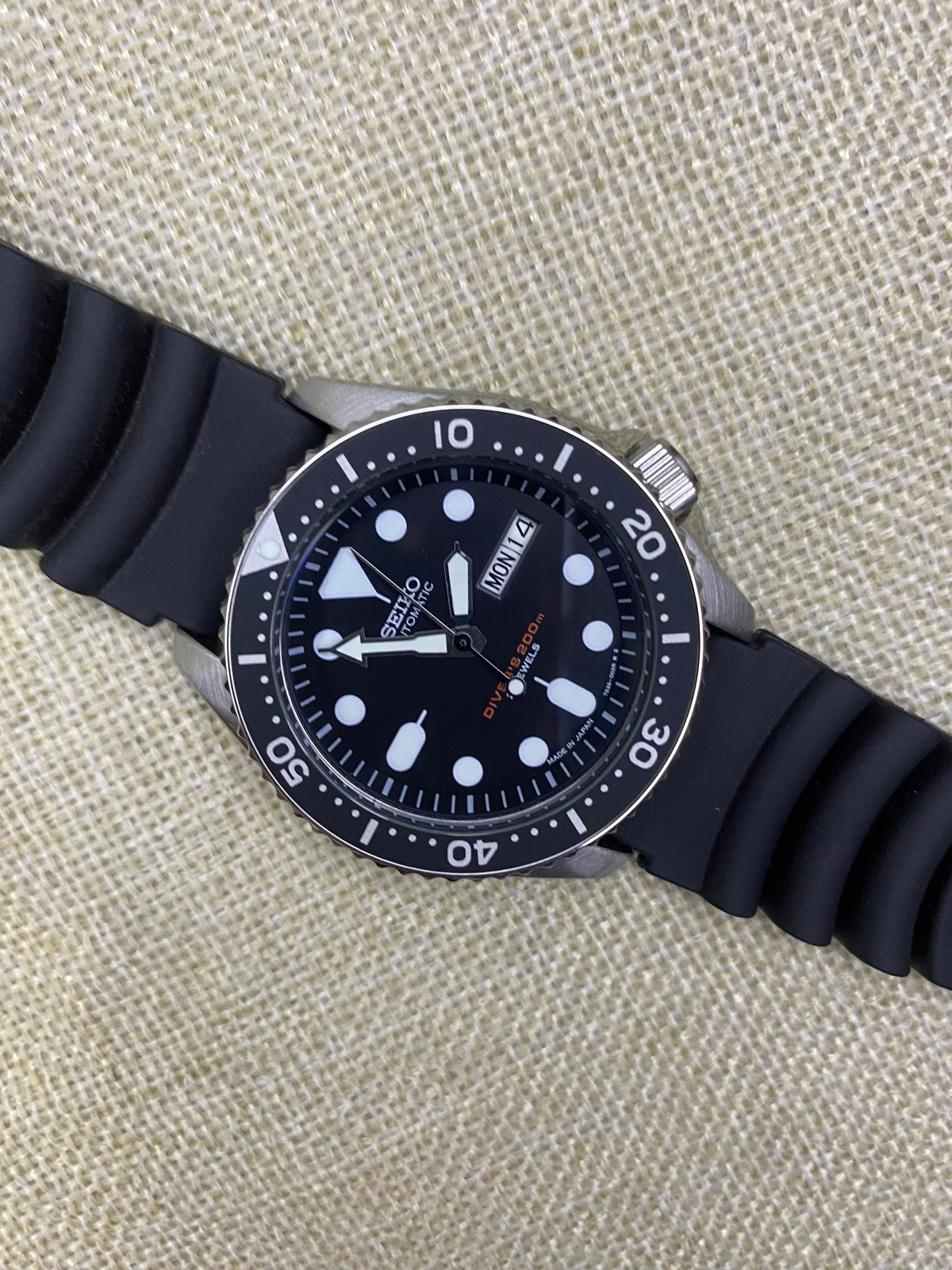 Seiko SKX007 Automatic Diver’s Watch – 200M Scuba Diver | 7S26 Movement | 42mm