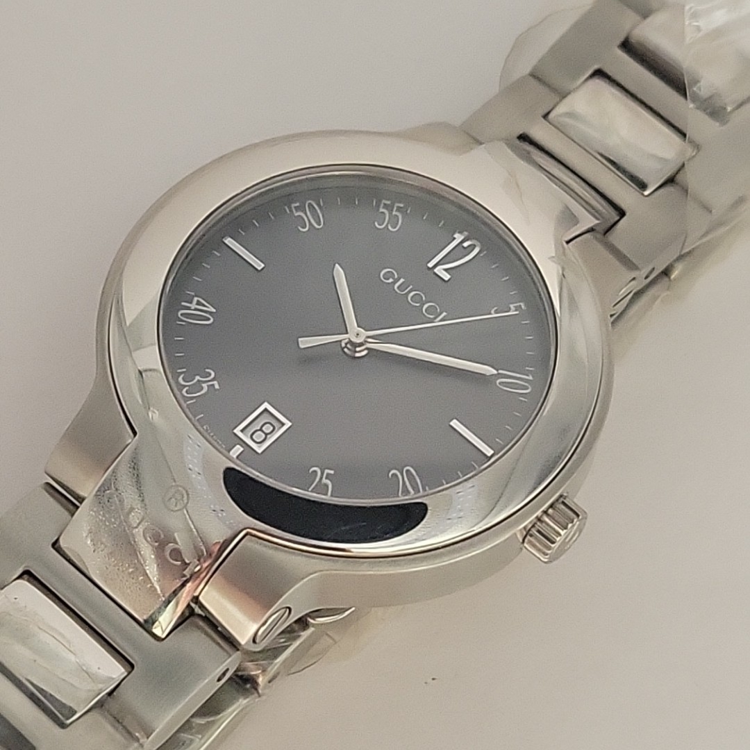 Gucci 8900M 35mm New and Chic
