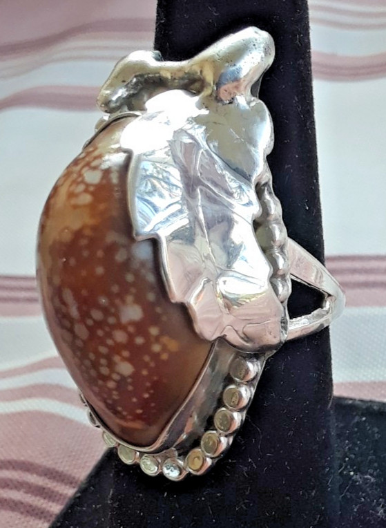 Native American Signed Sterling Silver Spotted Cowrie Shell Ring Size 18.5mm/8.5