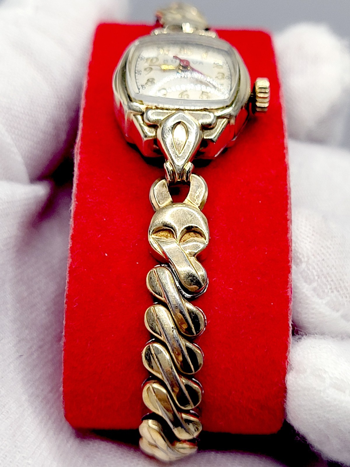 Vintage 1956 Bulova Ladies 16mm Cocktail Watch 10K Gold Filled Swiss Works Great