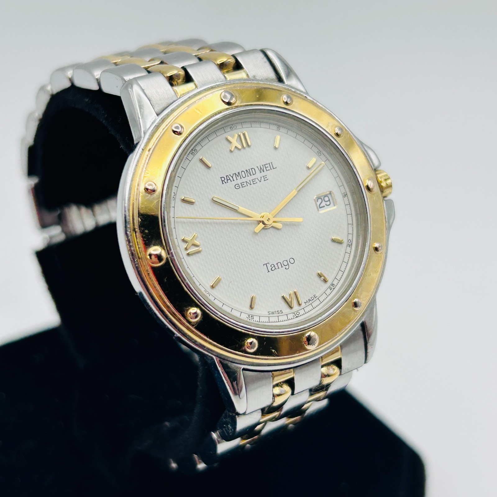Raymond Weil Tango Two-Tone Gold/Silver Swiss Watch – White Dial – 5560 36mm