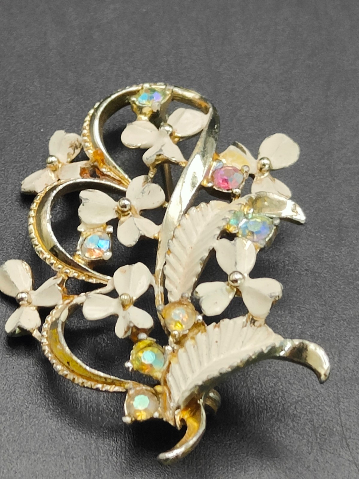 Vintage White Enamel Floral Brooch Gold Tone Aurora Borealis Pin 5cm
