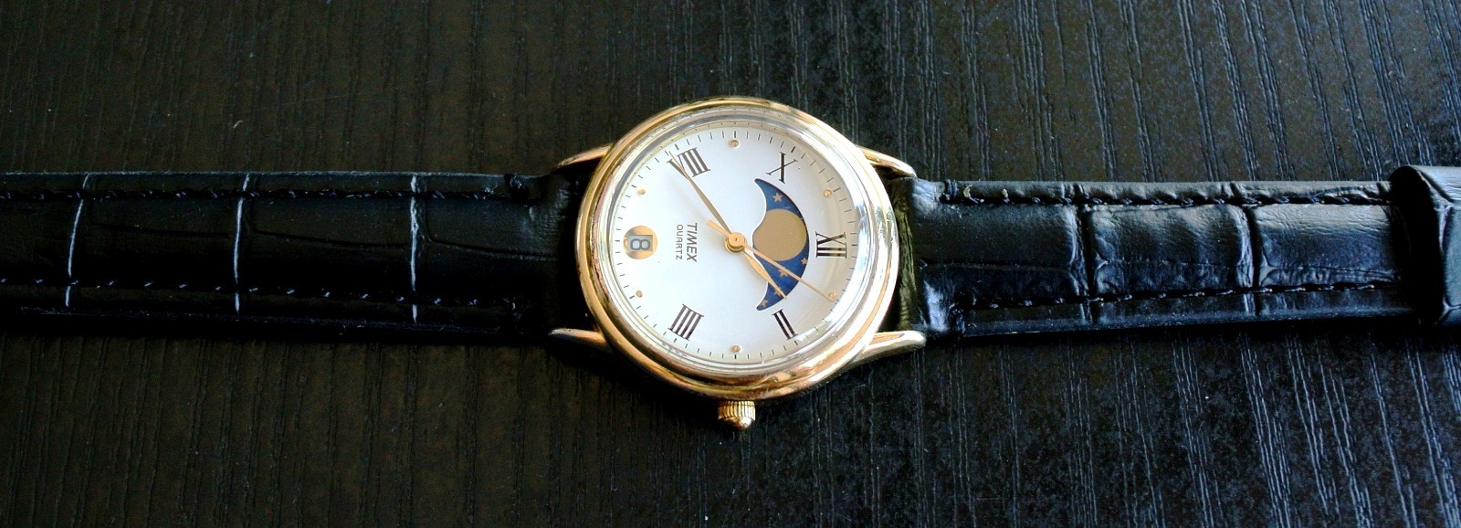 VINTAGE TIMEX DATE ELEGANT MOON PHASE DIAL QUARTZ MEN’S GOLD BLACK LEATHER WATCH
