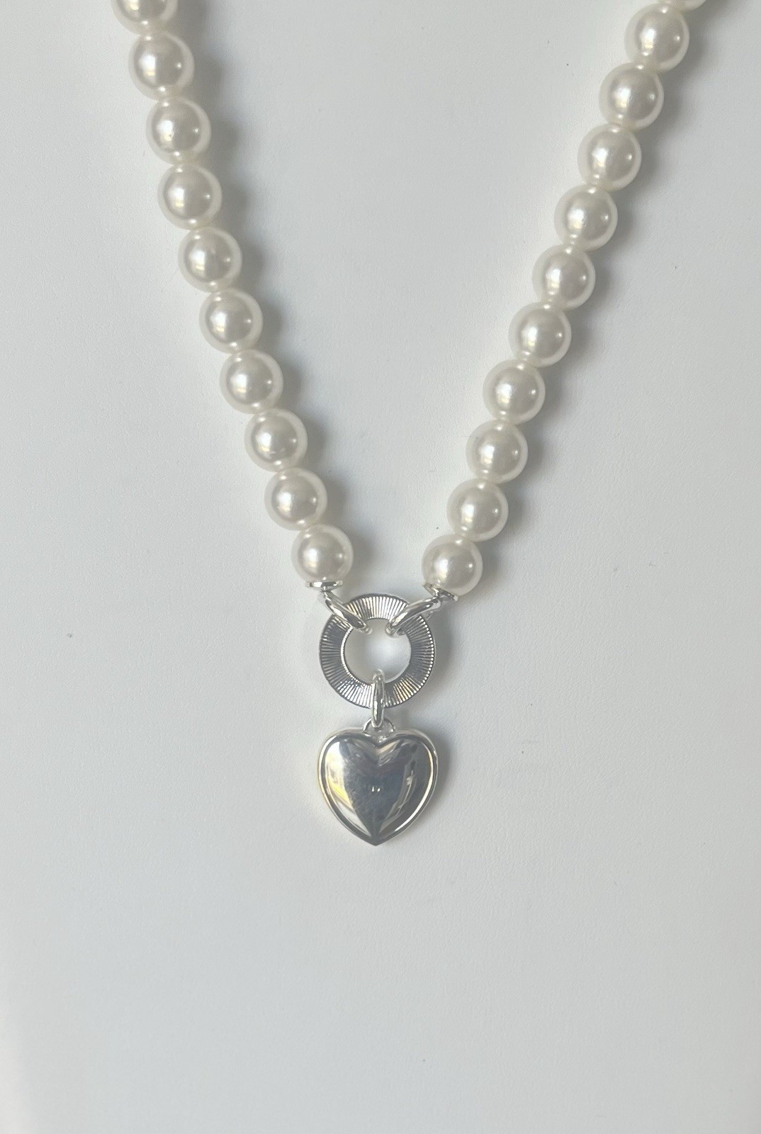 Pretty Signed NVC Faux Pearl Rhinestone Heart Pendant Necklace 19 1/2 Inch