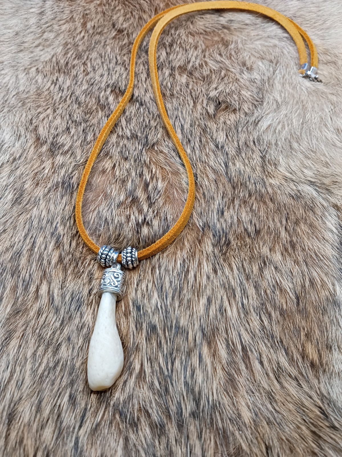 Buffalo Spur Bone Necklace