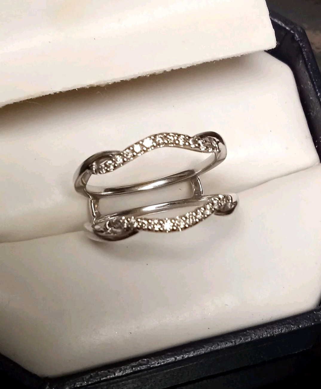 14K White Gold Diamond Enhancer Ring Guard Band… Size 7… 3.85 Grams