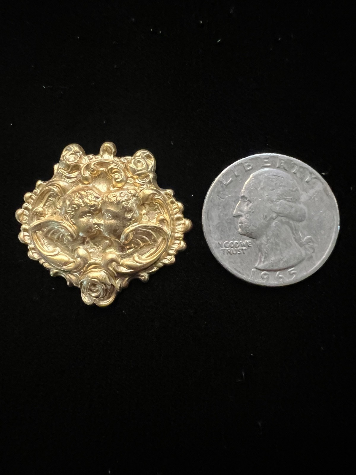 Cherubs kissing with rose detail Brass stamping. Vintage/Antique for Pin/Bolo.