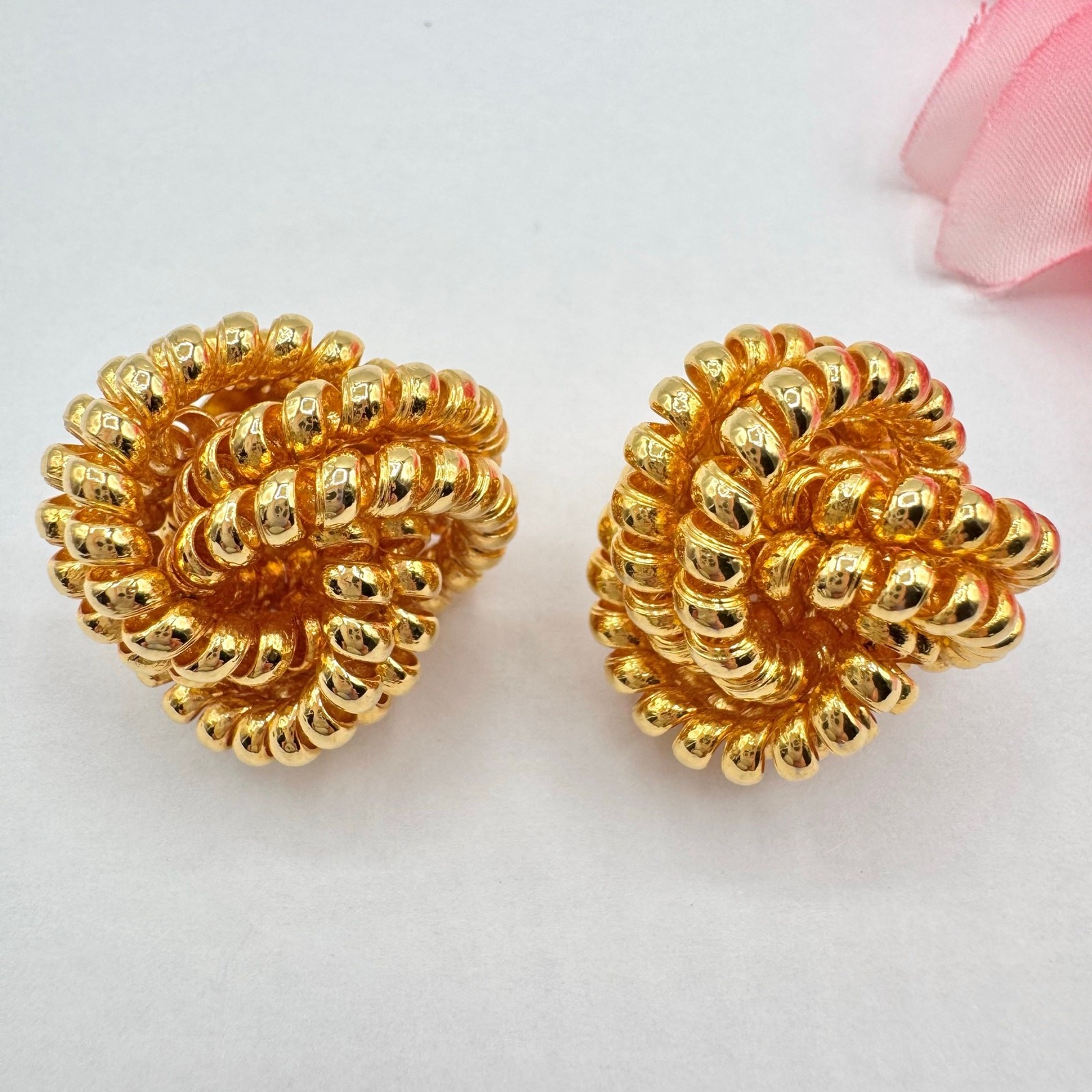 Vintage Chunky Coiled Yarn Ball Stud Earrings In Gold Tone 80s Big Bold Classic