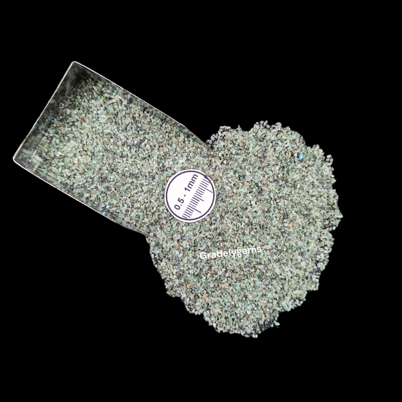 Exquisite Emerald Gemstone Crushed Powder – Rich Green Hue for Resin Art & Craft