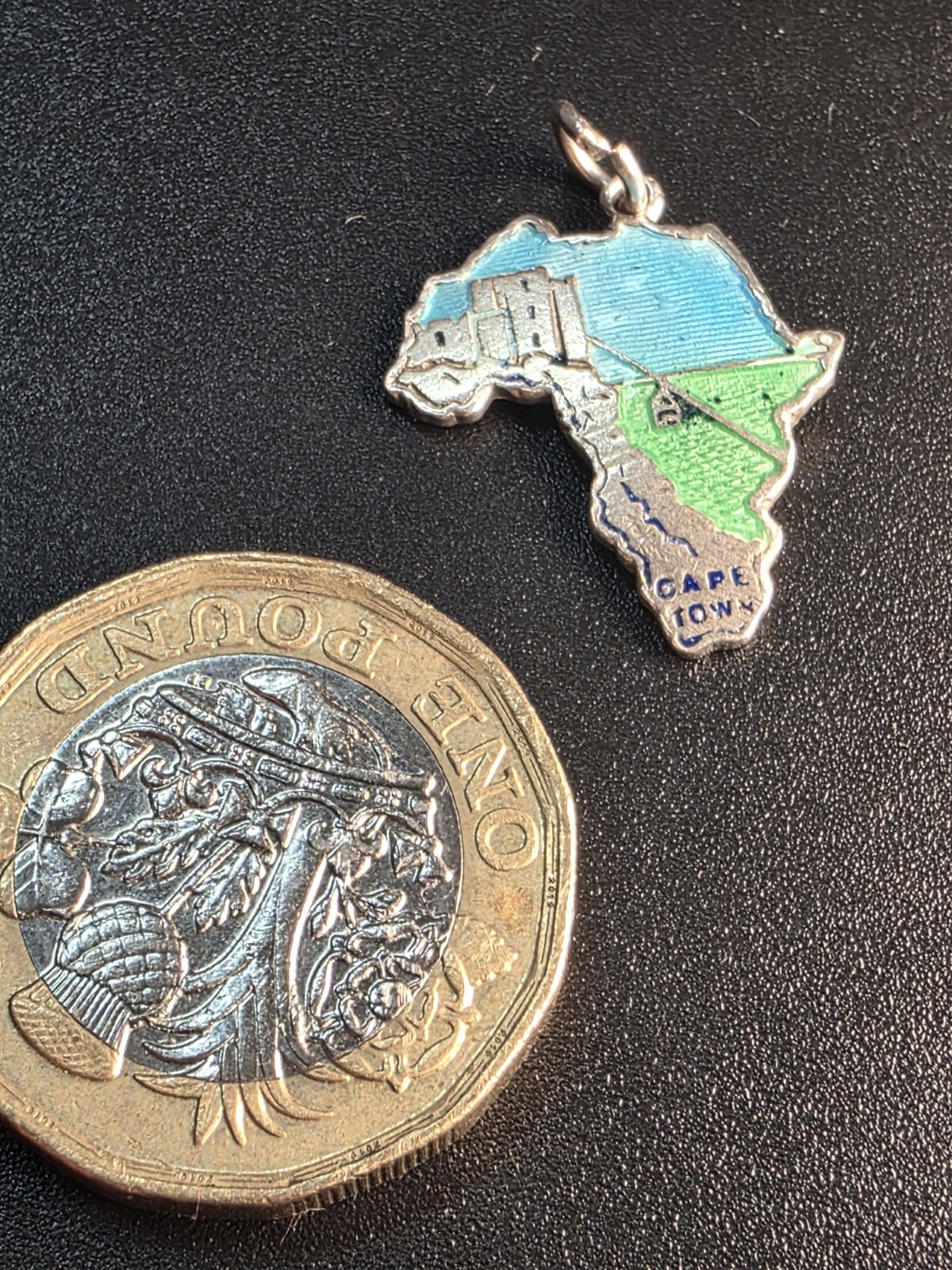 Vintage sterling silver Africa Cape Town charm/pendant 1.50g