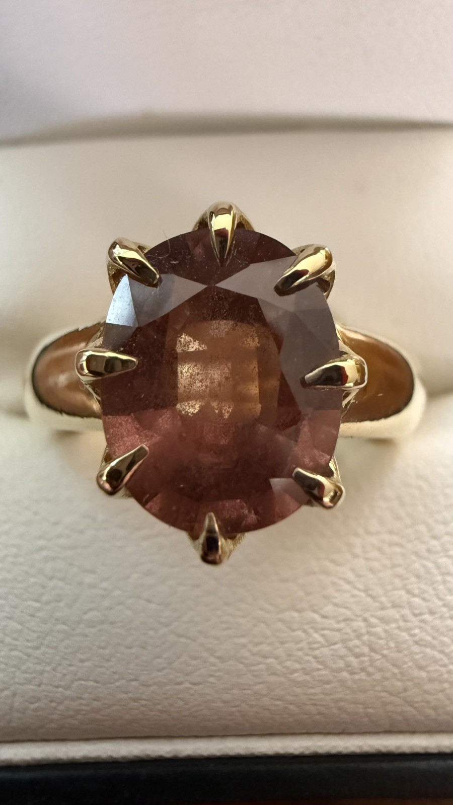 18K Solid Yellow Gold Natural Colour-Change Sapphire Solitaire Ring — 4.33ct