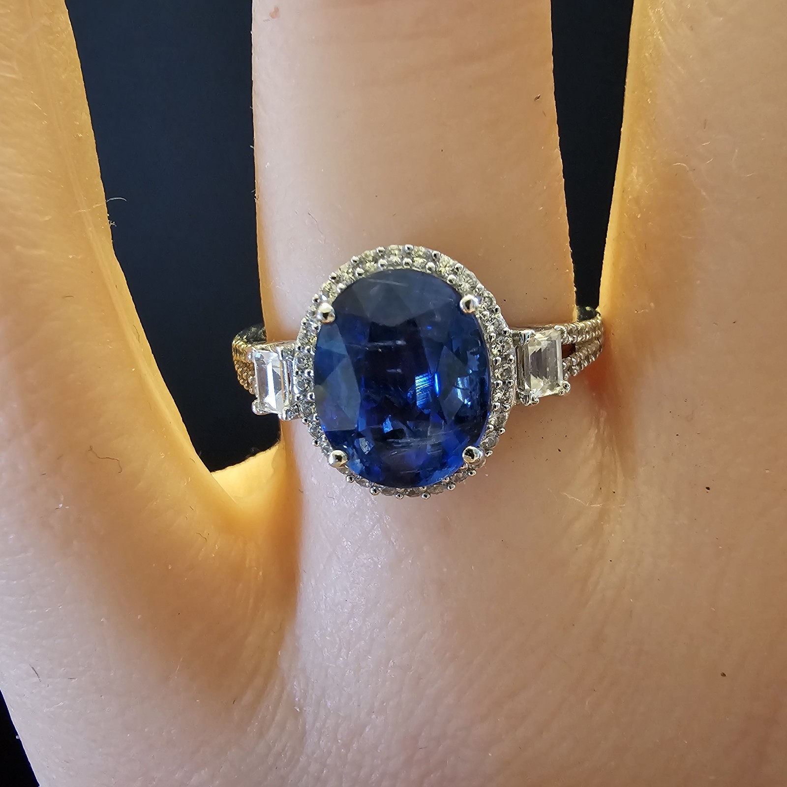 2.82 ctw Blue Kyanite 10k White Gold Ring with .5 ctw White Zircon Accent sz 9.5