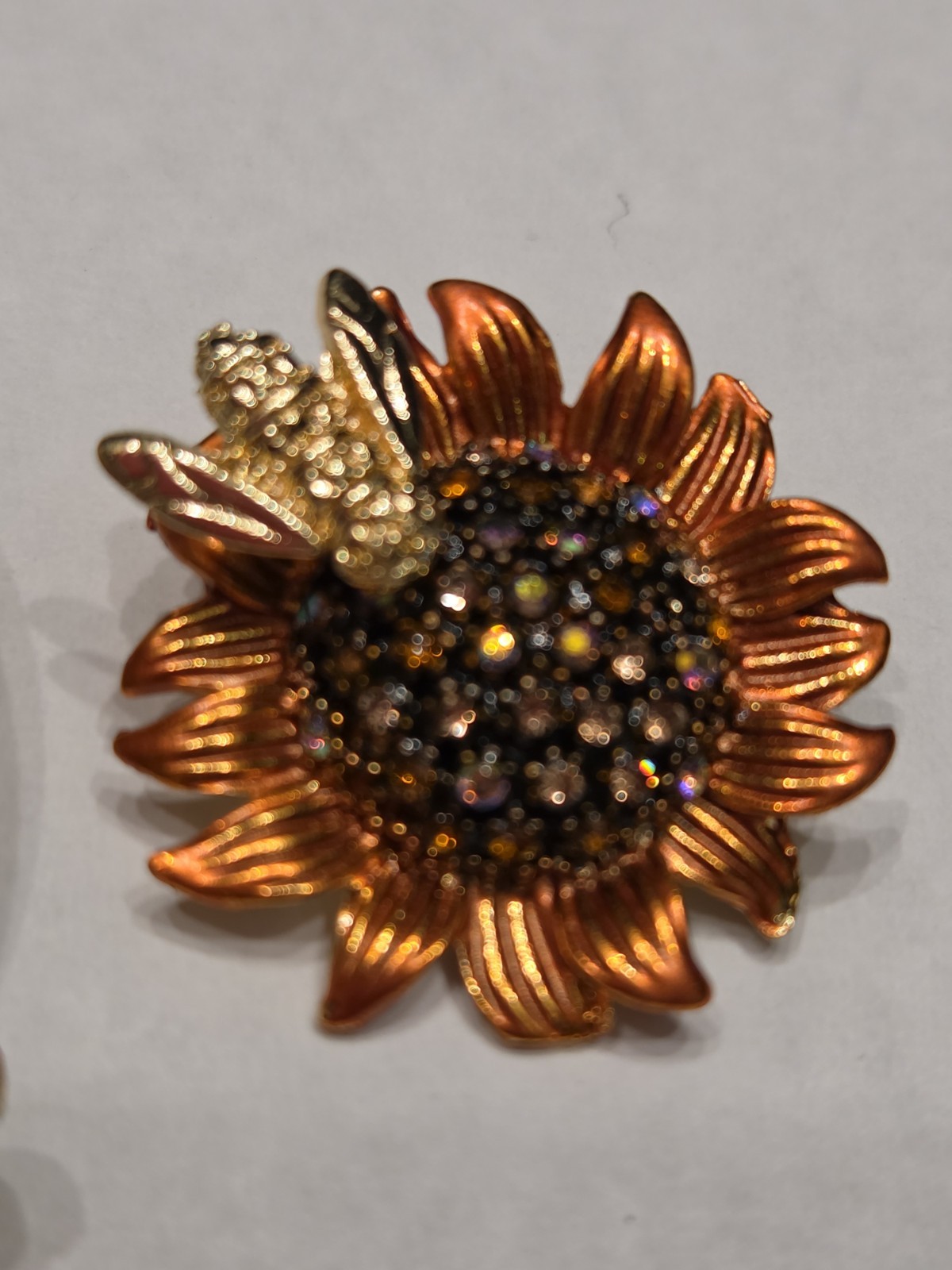 Beautiful Praying Pixie Fairy With Wings Rhinestone Daisy Bee Brooch Lot 293-177