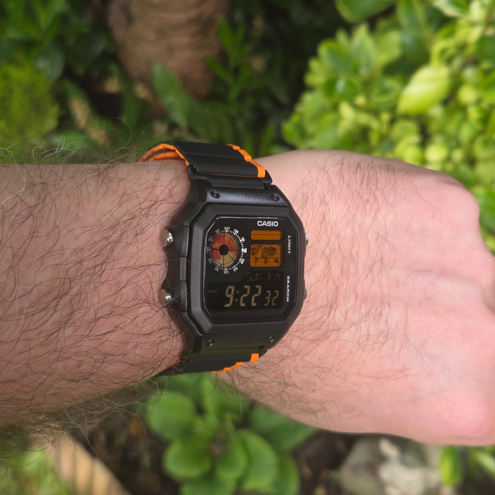 CASIO AE-1200WHD. Royale World Time Mod. Blood Moon (Dark Edition), Hydromod.