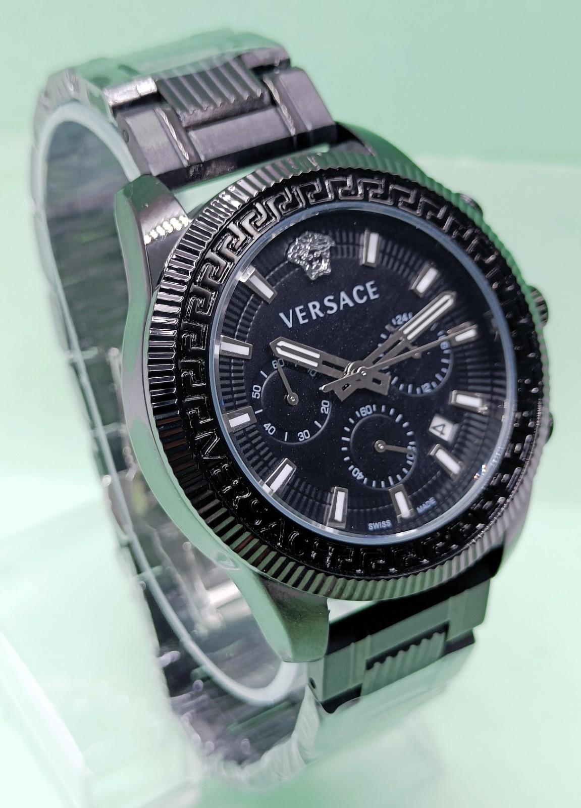 Fantastic Versace Chronograph Date Indicator Analog Men’s Wrist Watch