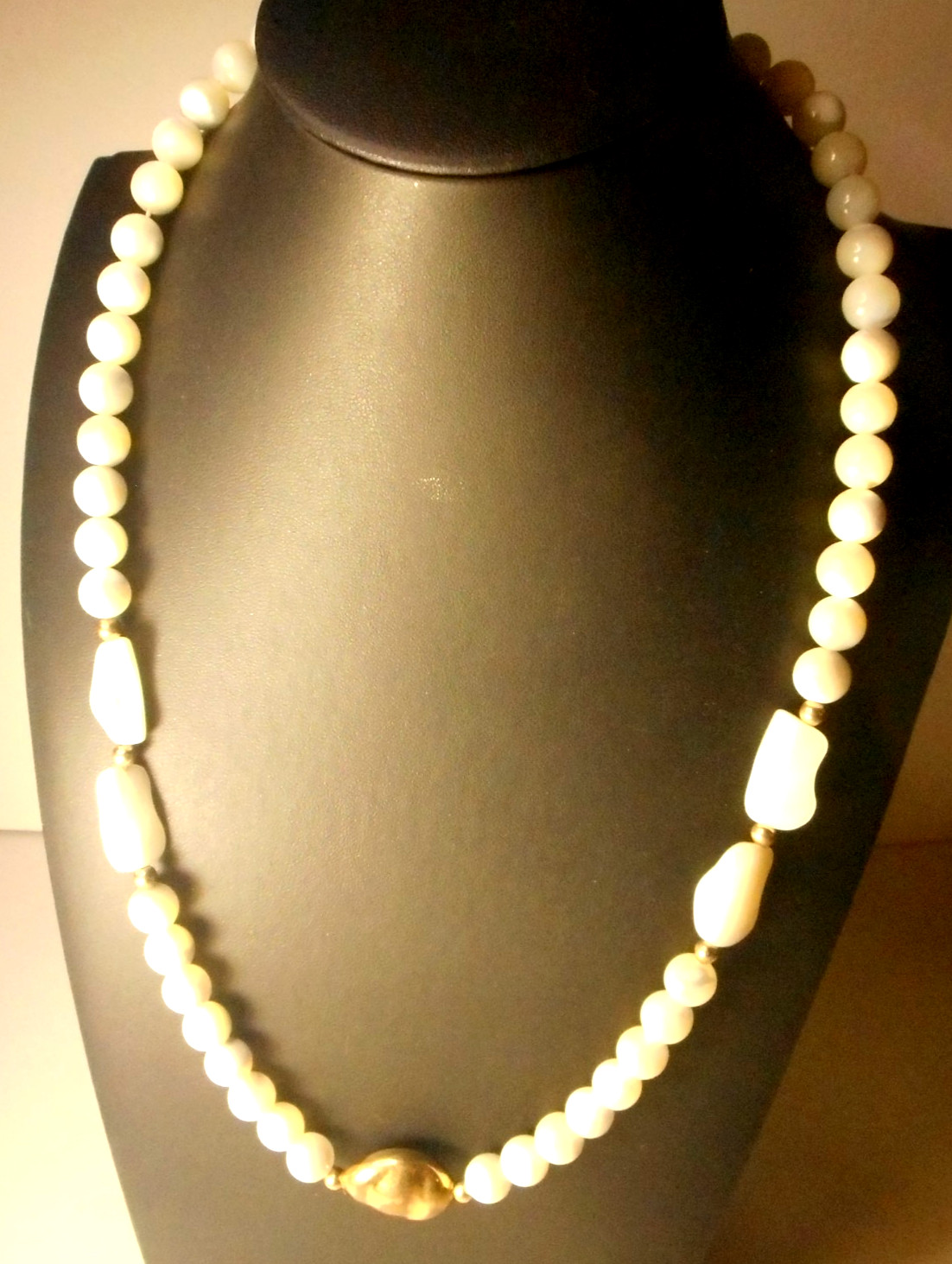 Vtg 14/20 Goldfilled Mother of Pearl Beaded Necklace GF Accent Bead 20″