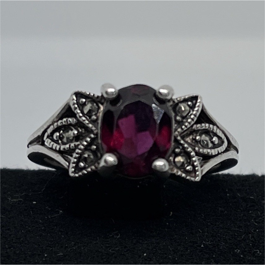 Sterling Silver Cocktail Deep Burgundy Garnet Oval Stone Marcasite Accents SZ 5