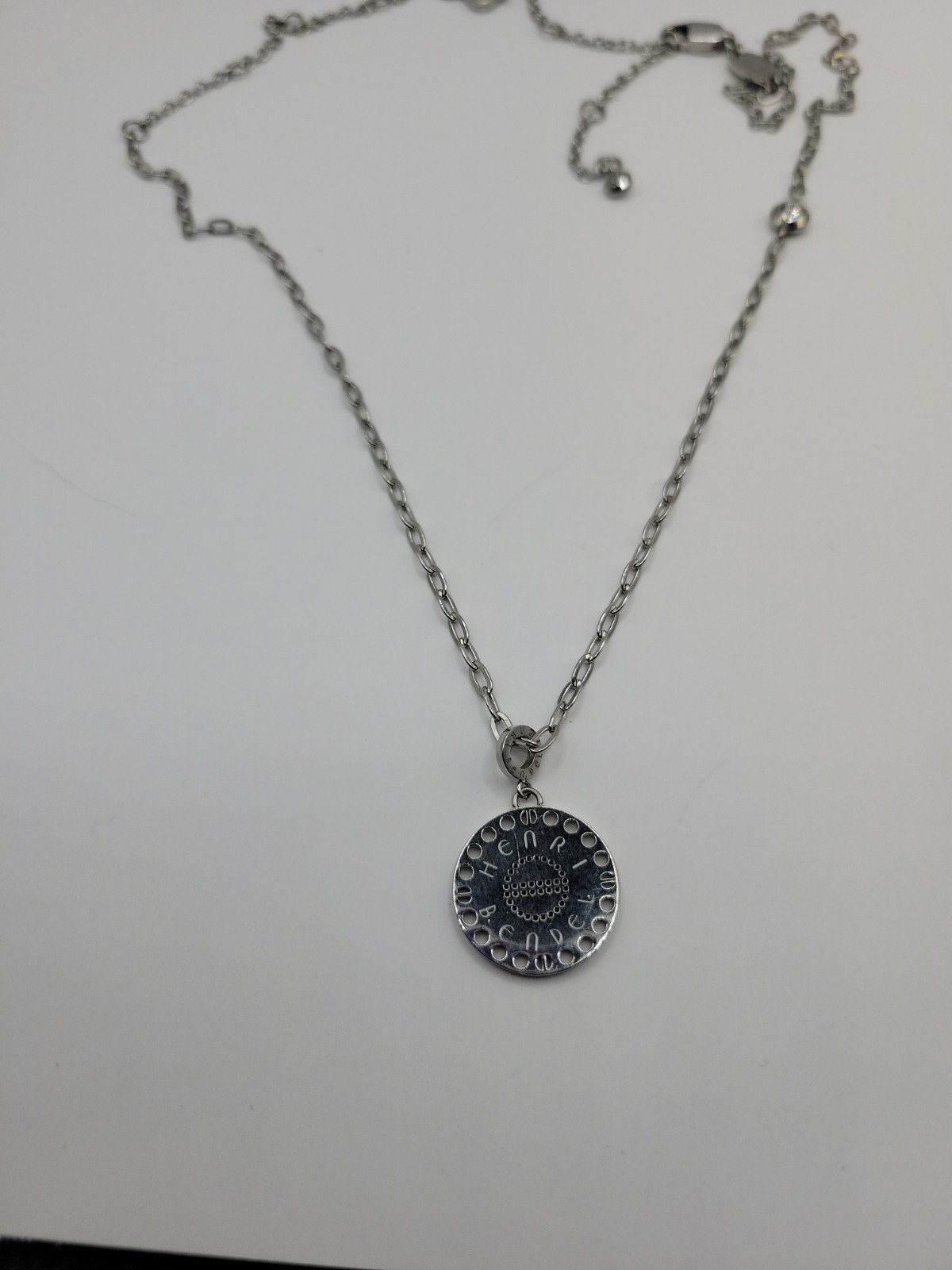 Henri Bendel Influencer Logo Pendant Necklace Siver Tone Multi Adjustable