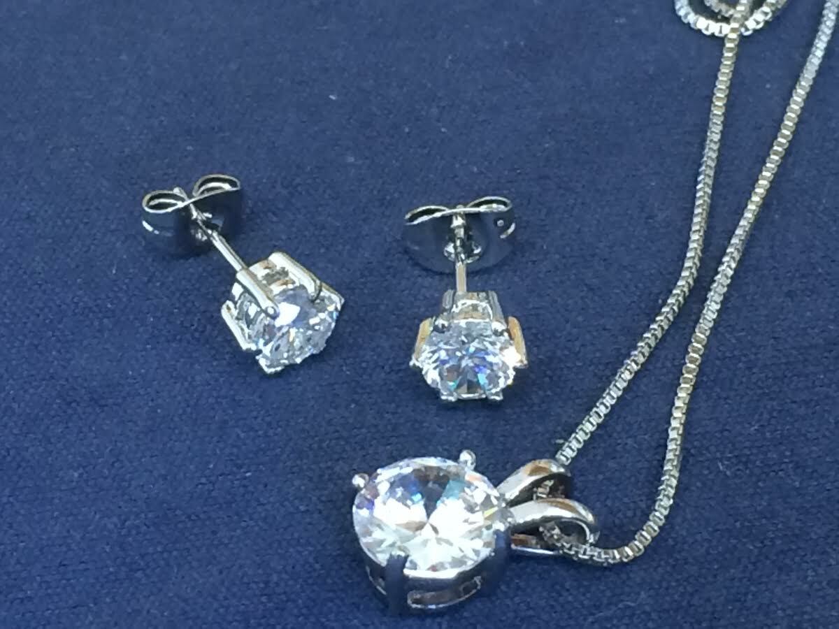Pendant, Earring & Necklace 18k White Gold Plated 44cm Long 1mm Width