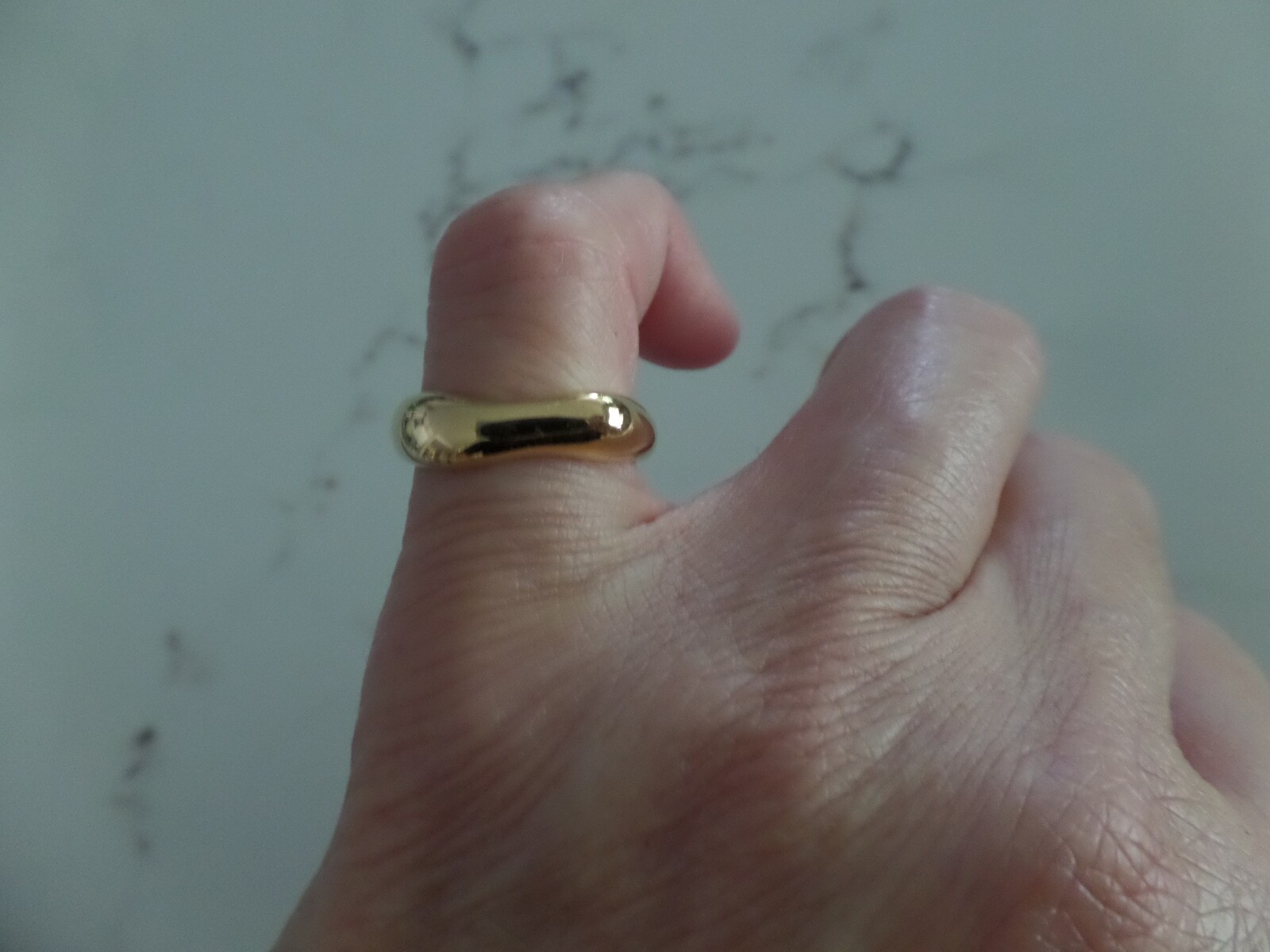New Latest PANDORA 14k gold-plated unique metal blend, this polished ring band