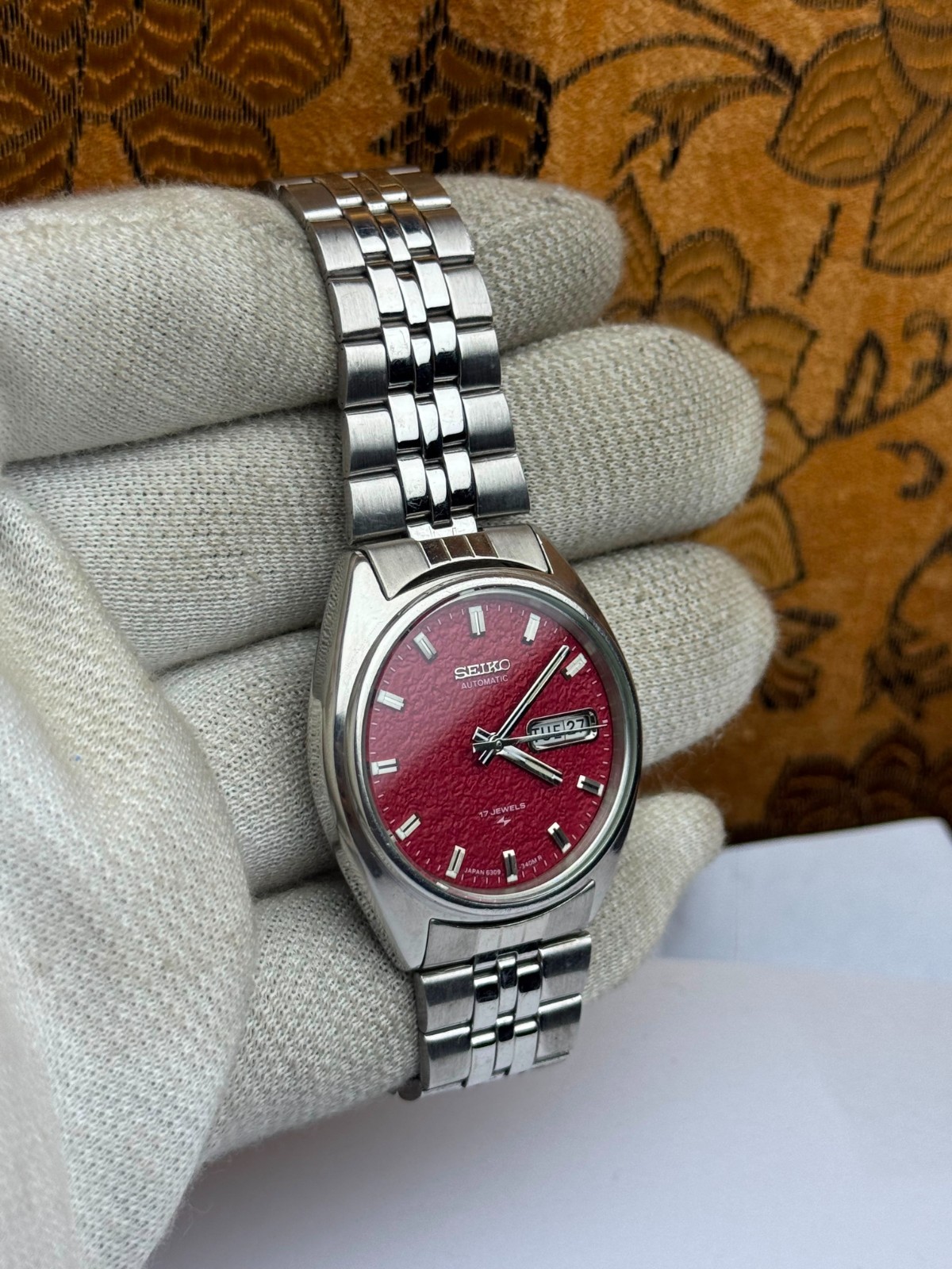 Seiko 5 Vintage Mens Automatic 17 Jewel Red Textured Dial Day-Date Men’s