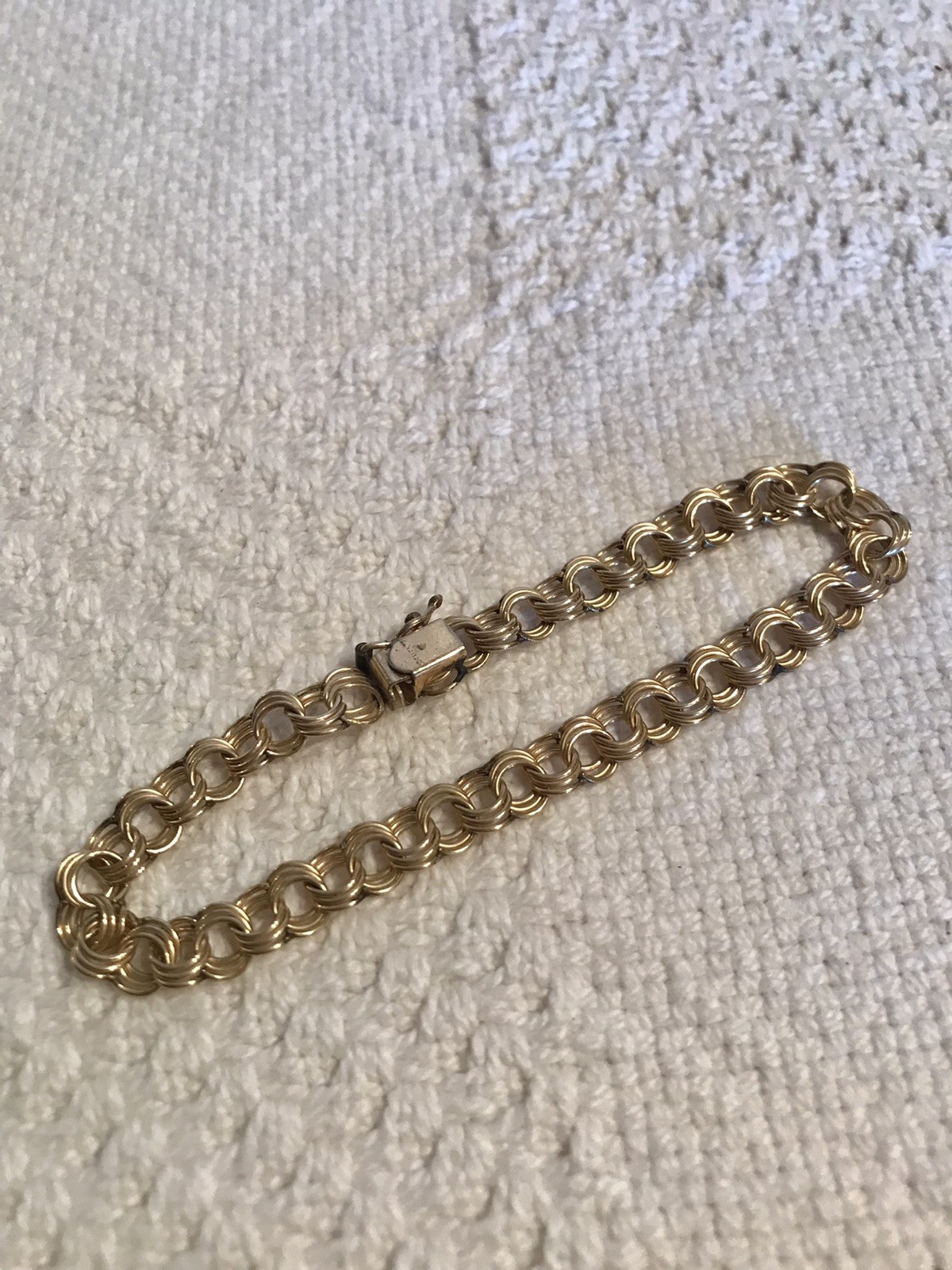 Vintage 7.5”Krementz Gold-Tone Curb 3 Link Bracelet Weighs 7.1 Grams.