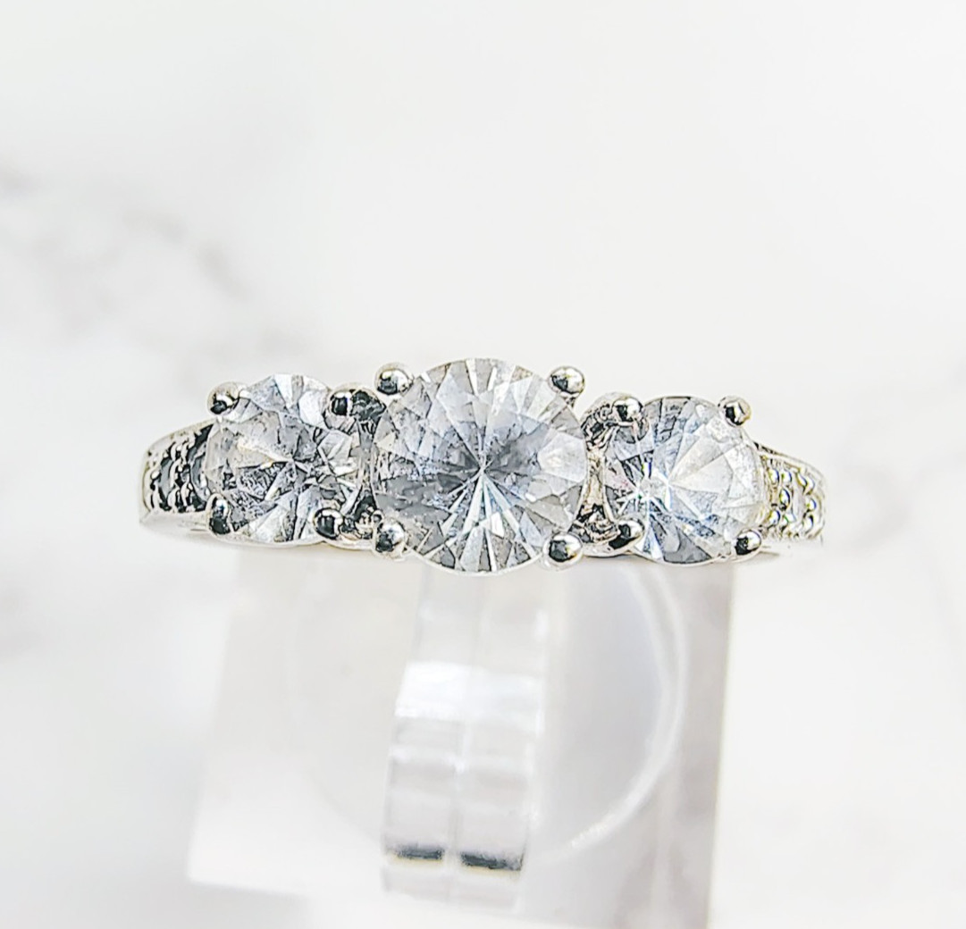 Andin 10K White Gold 1.00CT Diamond Ring • Size 8 • 9 Diamonds • 2.58g