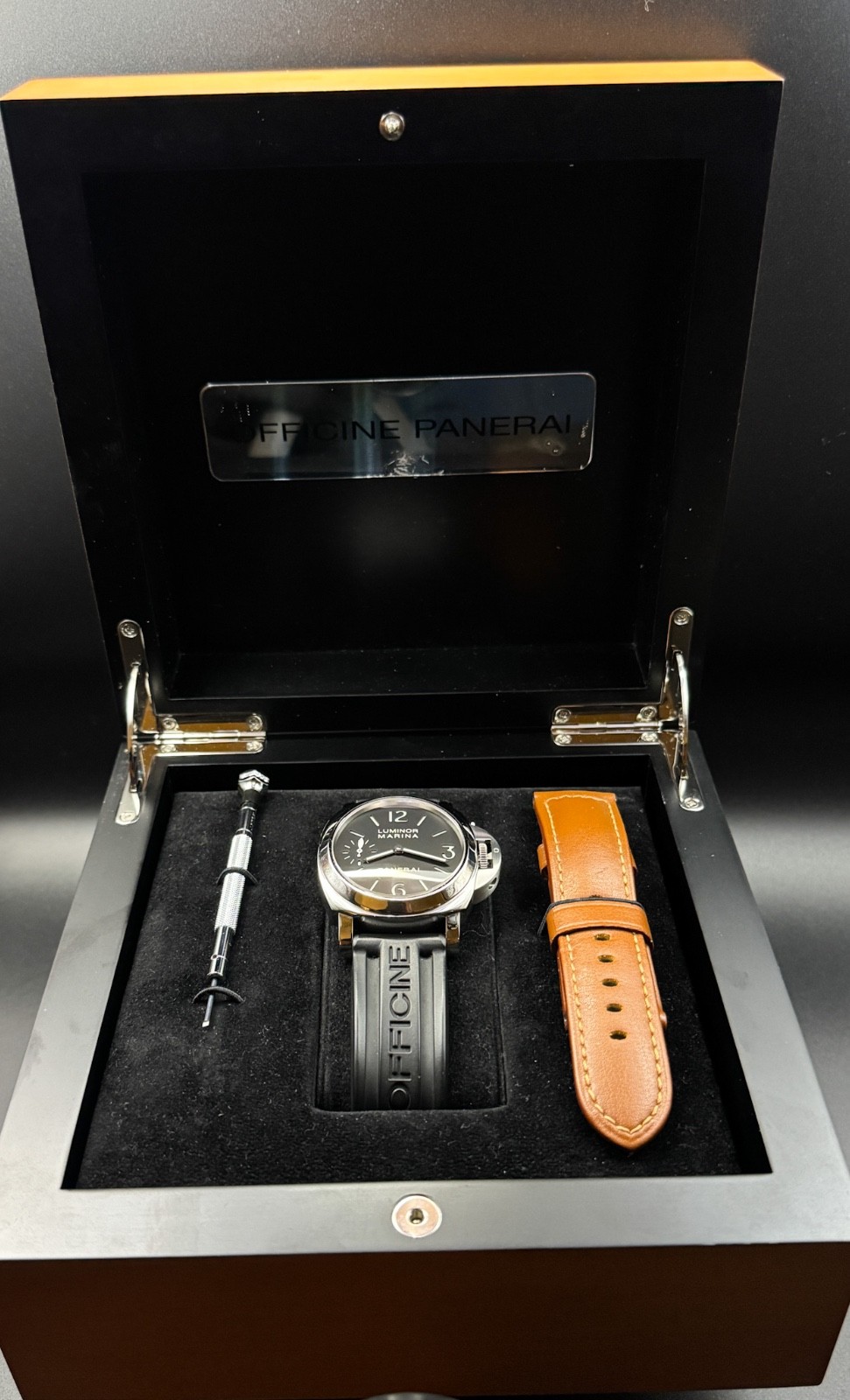 Panerai PAM111 Luminor Marina Men’s Black Watch – PAM00111 R Series Box Papers