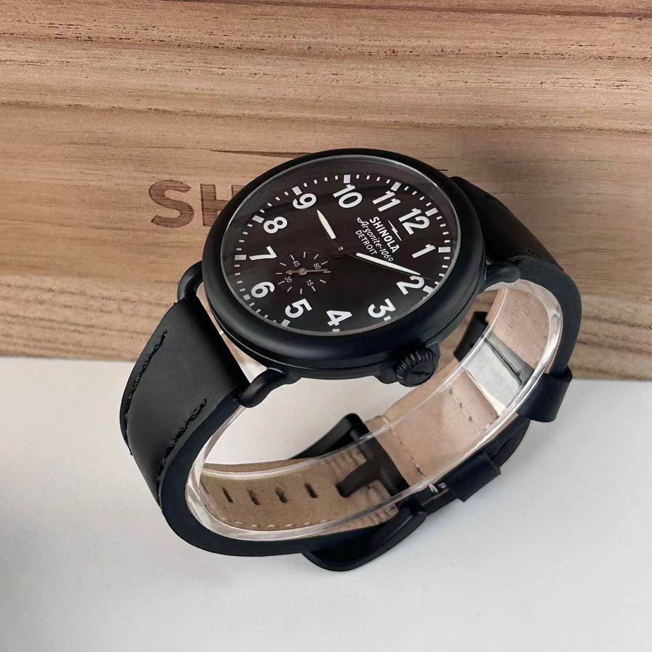 Shinola Runwell Argonite 1069 Quartz Men’s Watch Black Dial Leather Strap 41mm