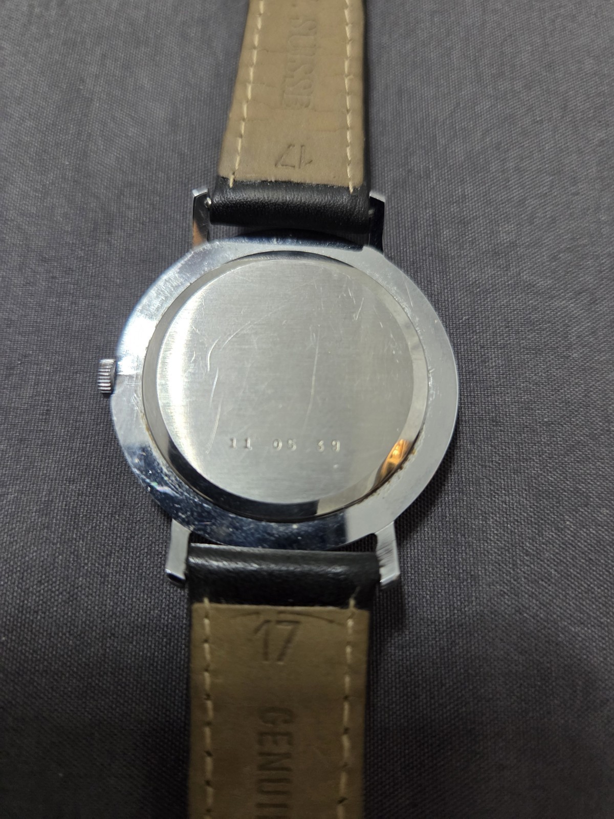 Rare 1960s Louvic De Luxe Mystery Dial 17 Jewels Swiss Mechanical Watch RUNNING