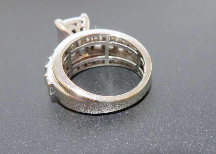 14K WG DIAMOND CLUSTER ENGAGEMENT RING 1.00 tcw SZ 5.25 7.36 grams (G134688-1)