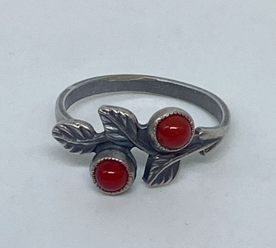 Vintage USSR cupronickel ring. Size 7 . Weight 1.95 g. Women’s jewelry.