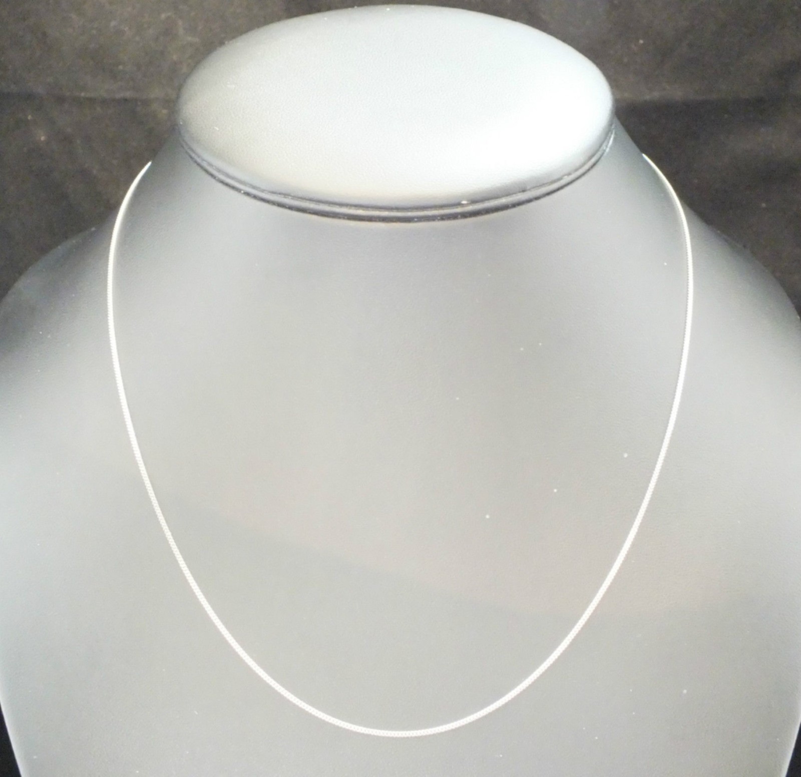 9CT WHITE GOLD NECKLACE CHAIN OR PENDANT CURB 16″ or 18″ INCHES LONG 1mm WIDE