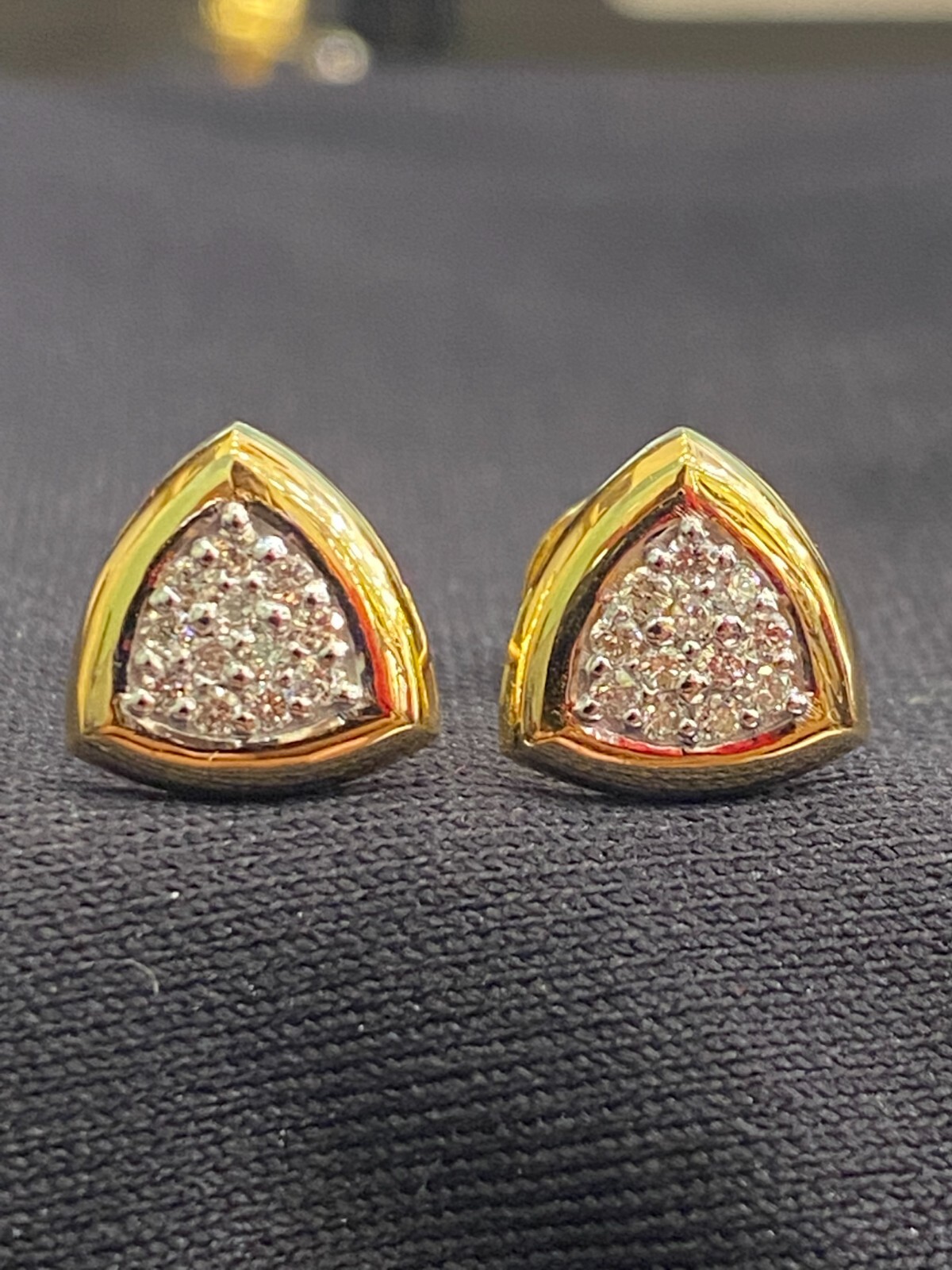 Stunning 0.27 Cts Round Brilliant Cut Natural Diamonds Stud Earrings In 14K Gold