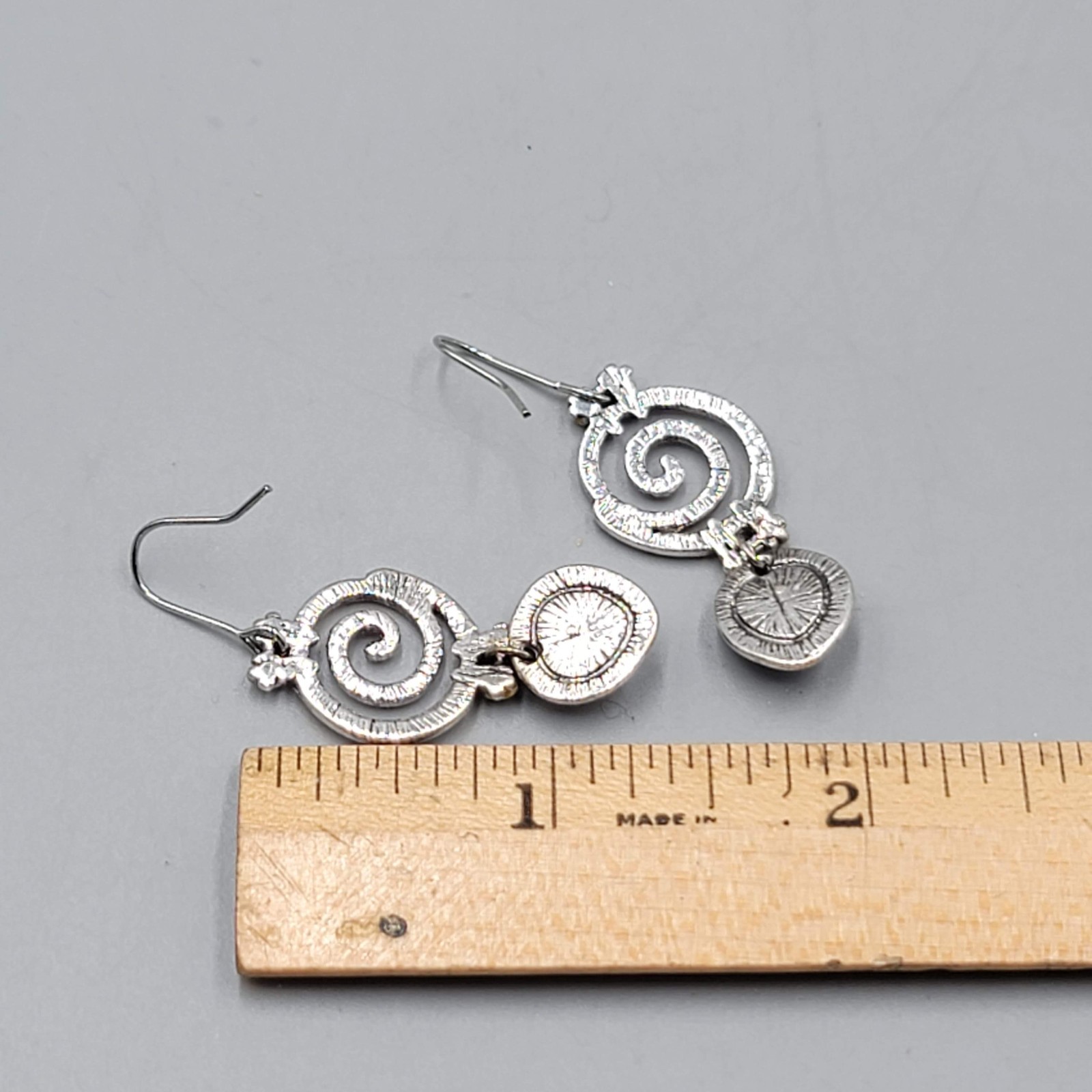 Blue Stone Hammered Metal Pierced Earrings Silver tone Gold tone Dangle 1 3/8 in